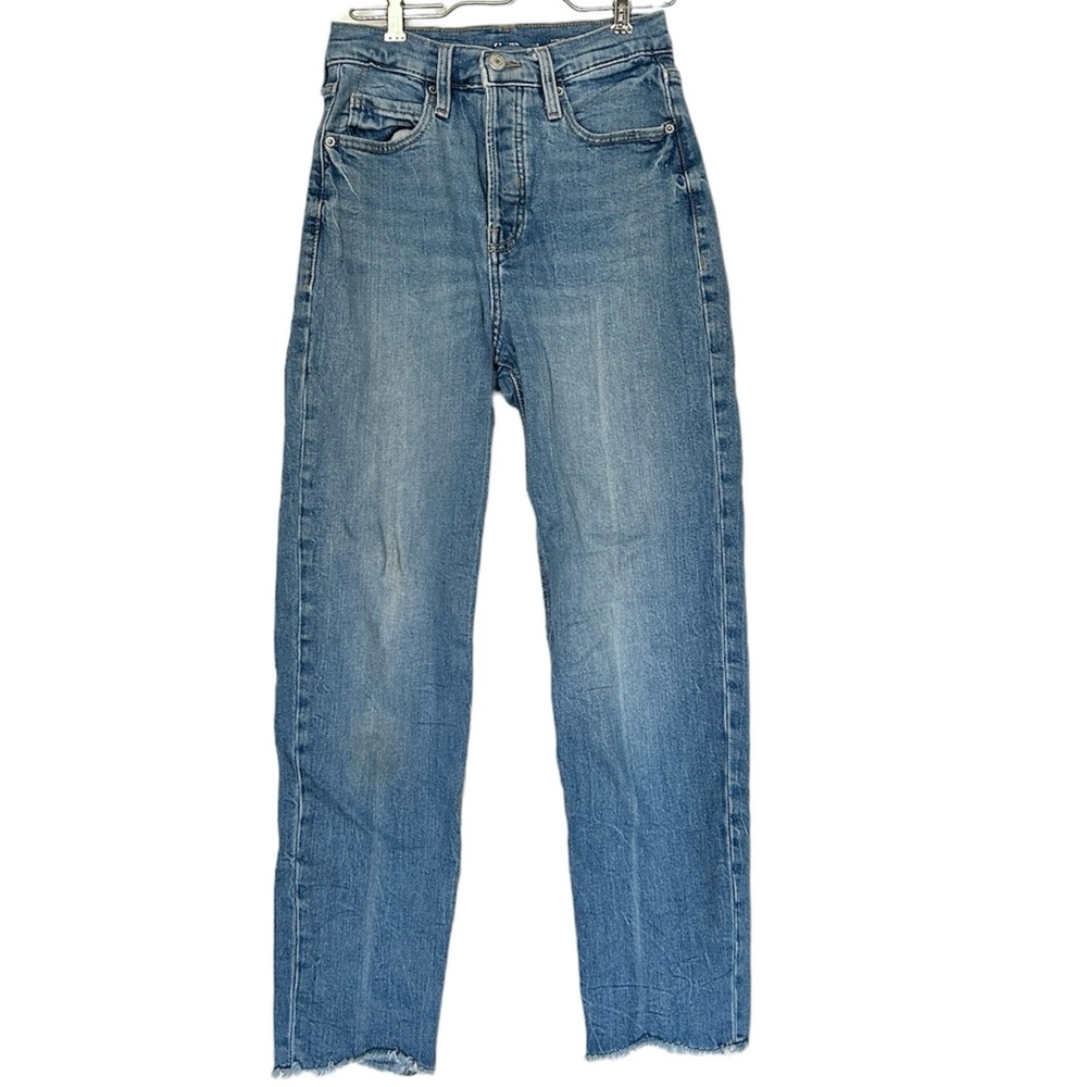 Old Navy Extra High-Waisted Sky-Hi Straight Cut-Off Jeans